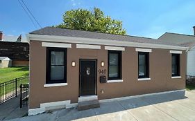 Luxury 2Br Within Walking Distance To Nightlife!!